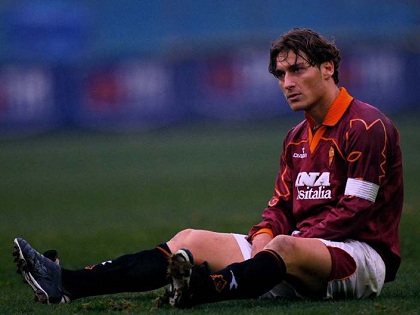TIẾT LỘ: Totti từng suýt khoác áo AC Milan